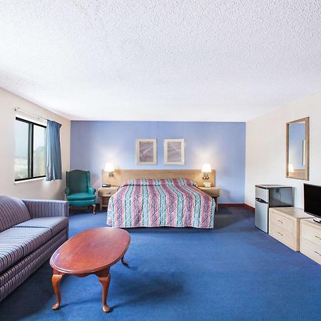 ซูเปอร์ 8 บาย วินด์แฮม ฮอตสปริง Hotel ฮอตสปริงส์ ภายนอก รูปภาพ