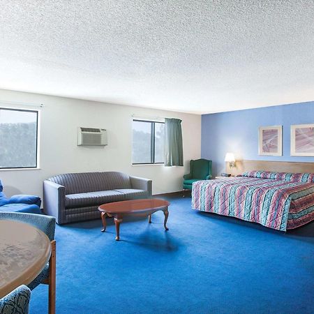 ซูเปอร์ 8 บาย วินด์แฮม ฮอตสปริง Hotel ฮอตสปริงส์ ภายนอก รูปภาพ