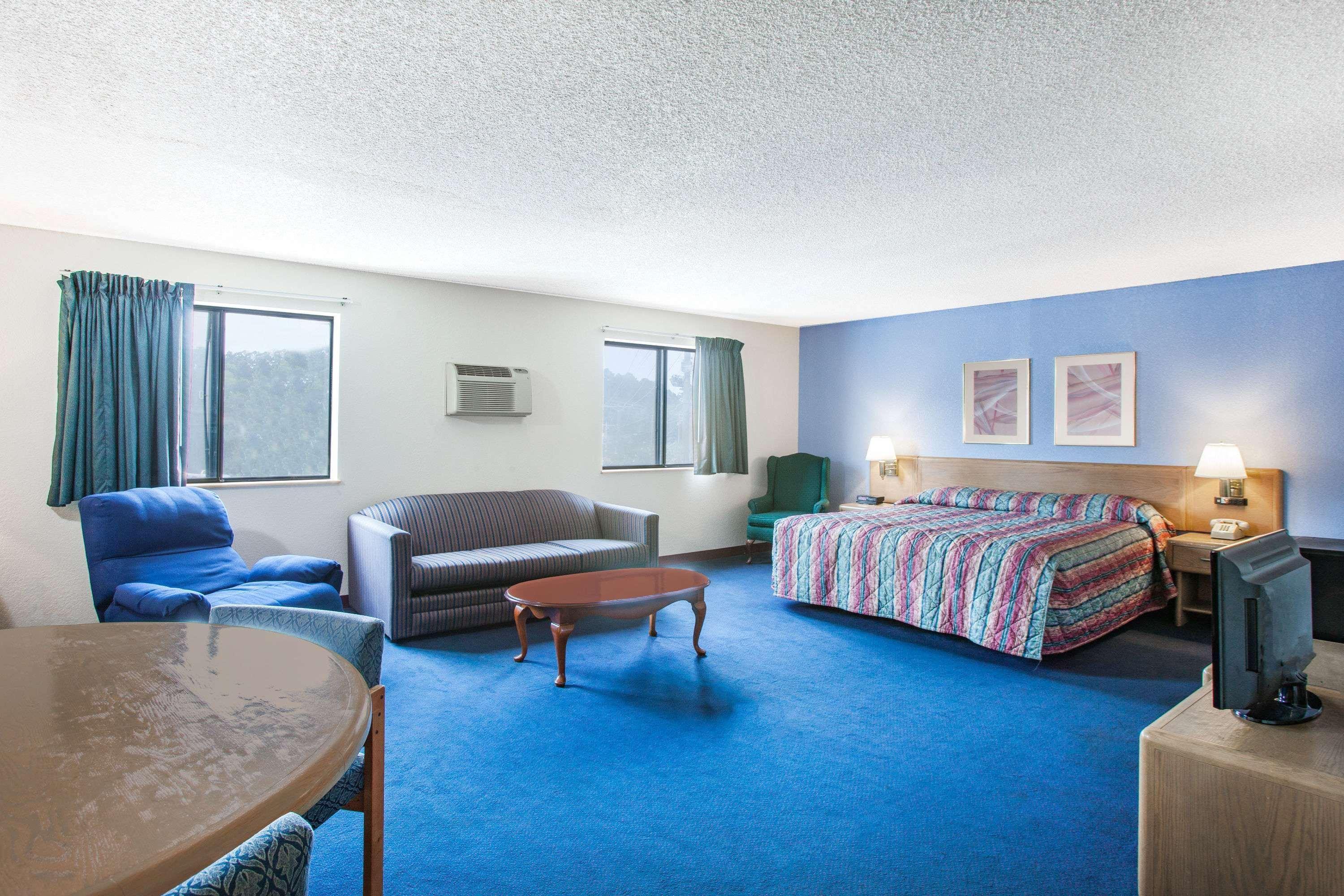ซูเปอร์ 8 บาย วินด์แฮม ฮอตสปริง Hotel ฮอตสปริงส์ ภายนอก รูปภาพ