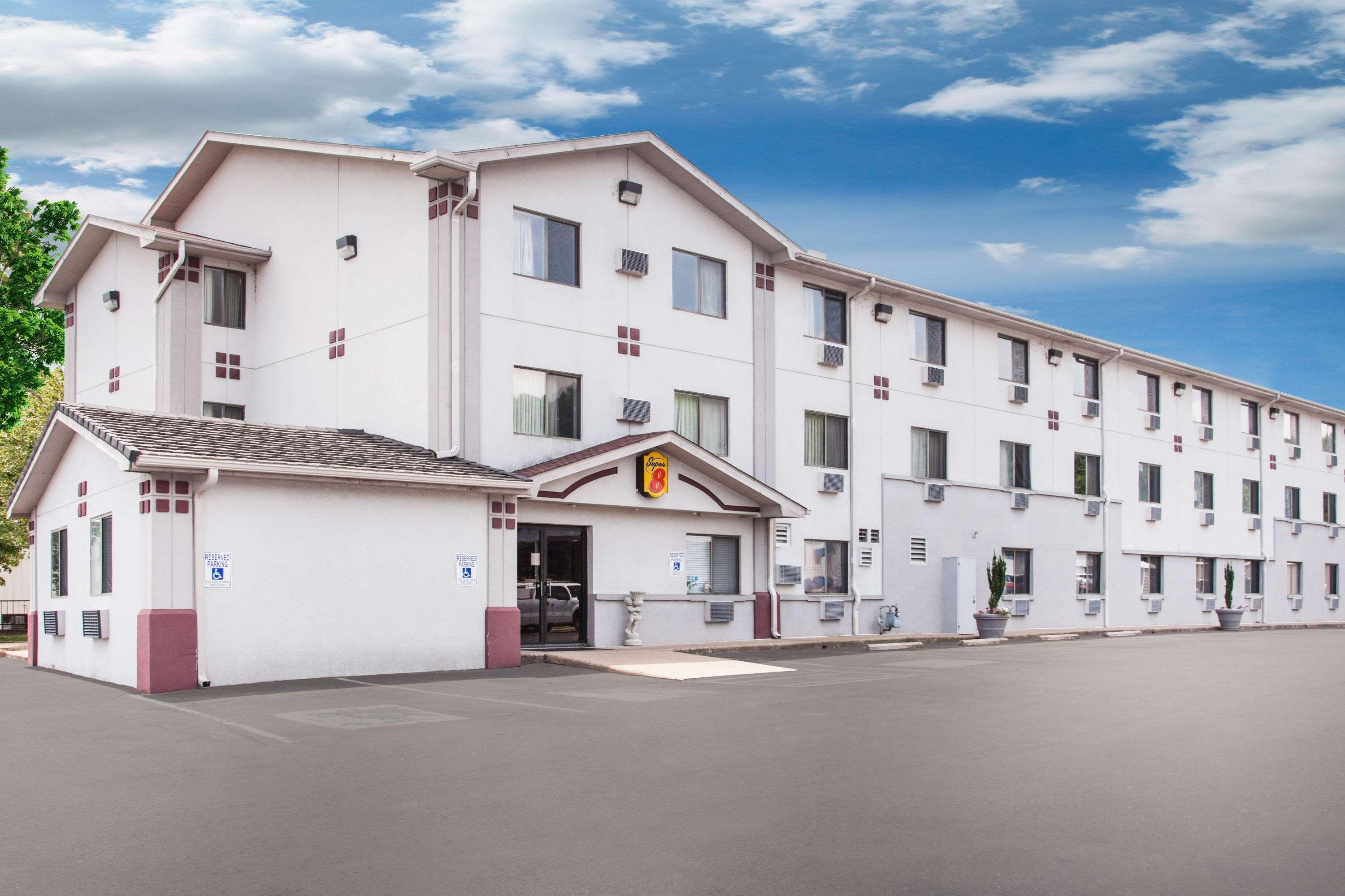ซูเปอร์ 8 บาย วินด์แฮม ฮอตสปริง Hotel ฮอตสปริงส์ ภายนอก รูปภาพ