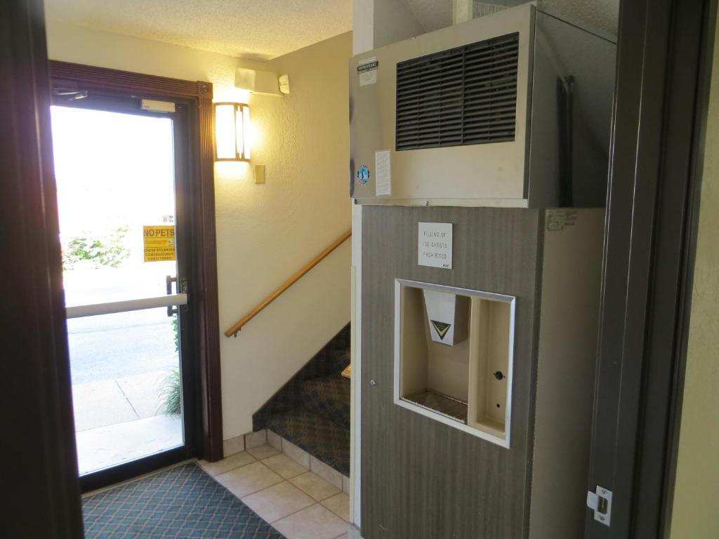 ซูเปอร์ 8 บาย วินด์แฮม ฮอตสปริง Hotel ฮอตสปริงส์ ภายนอก รูปภาพ